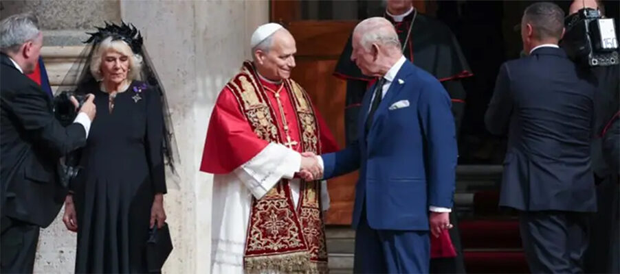 king-charles-prays-with-pope-leo